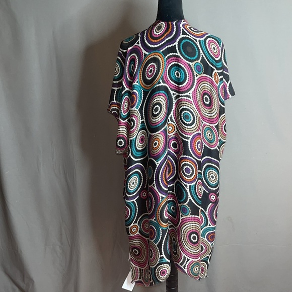 One Size fits Most Kimono/Ruana with Geometric Circles-NWT - Picture 6 of 8